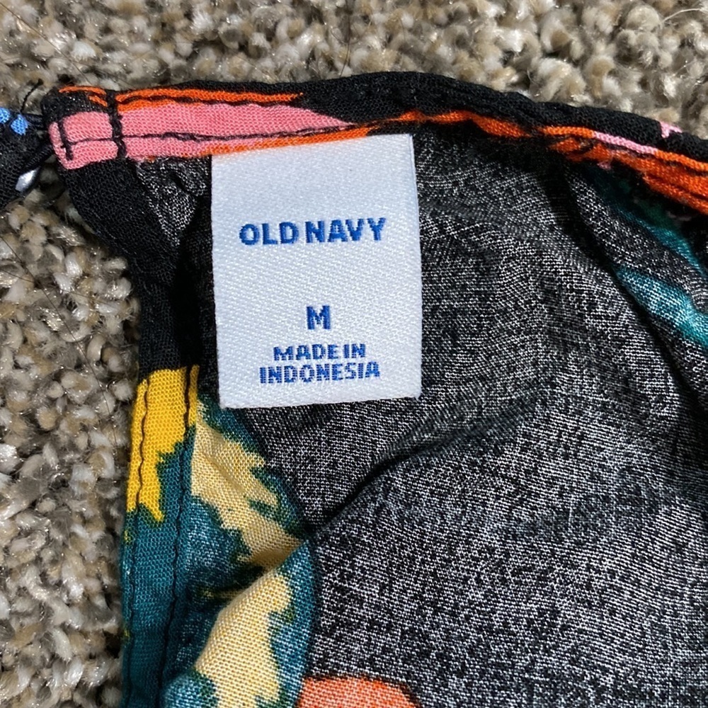 Old navy tank top - Picture 4 of 4
